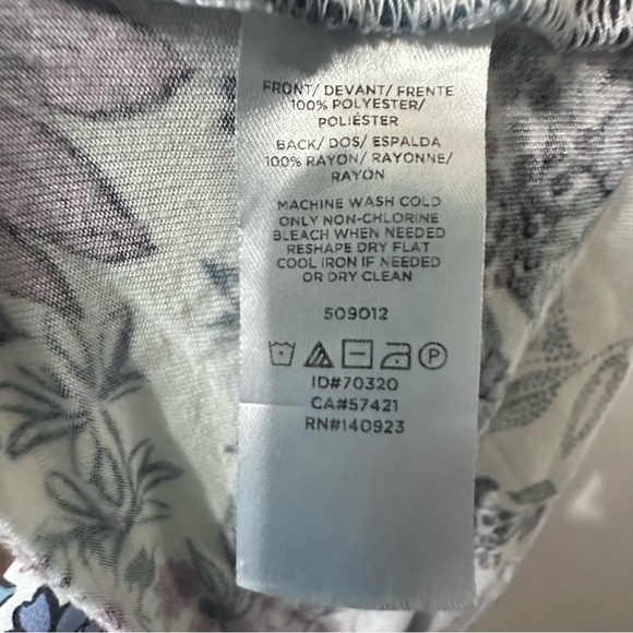 Loft Floral Mixed Media Floral Top with Knot Side Detail Size L - Picture 5 of 5